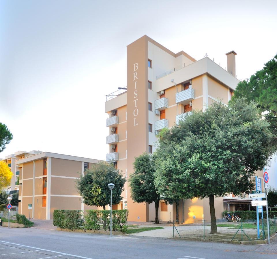 Condominio Bristol 비비오네 외부 사진