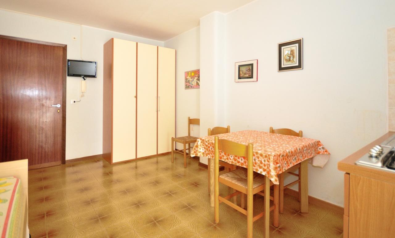 Condominio Bristol 비비오네 외부 사진